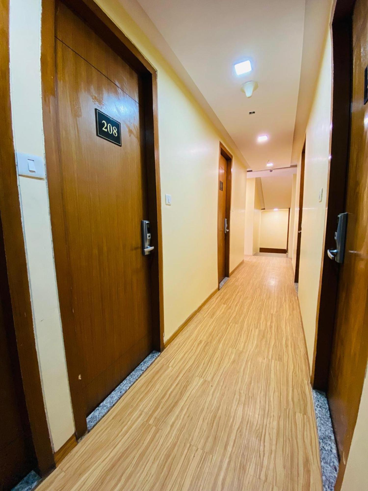 Hotel Arton Regency Near Terminal 2 Airport 뭄바이 외부 사진