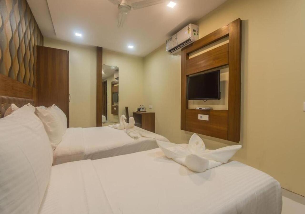 Hotel Arton Regency Near Terminal 2 Airport 뭄바이 외부 사진