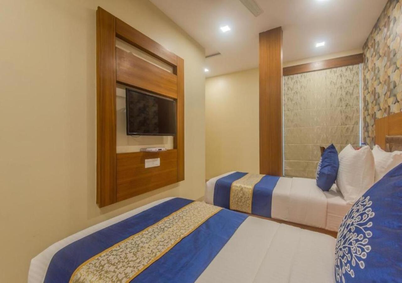 Hotel Arton Regency Near Terminal 2 Airport 뭄바이 외부 사진