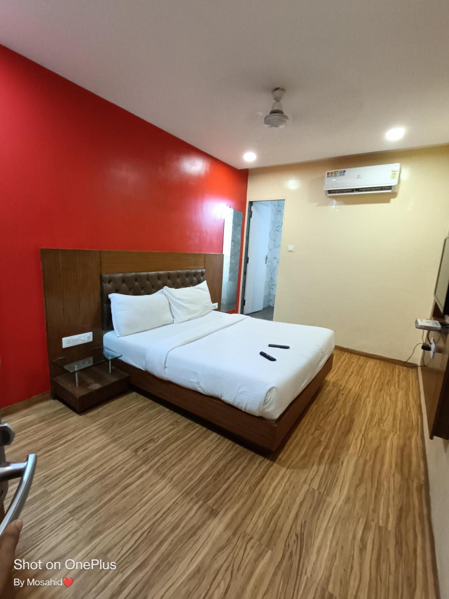 Hotel Arton Regency Near Terminal 2 Airport 뭄바이 외부 사진